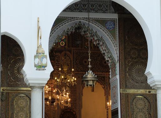 File:Courtyard entrance to the Mausoleum of Moulay Idriss II.jpg -  Wikimedia Commons