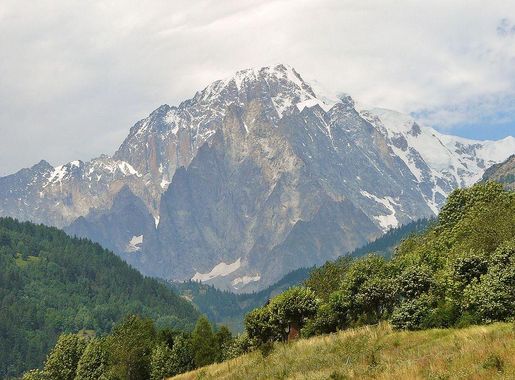 File:Mont Blanc from Aosta Valley.JPG - Wikimedia Commons