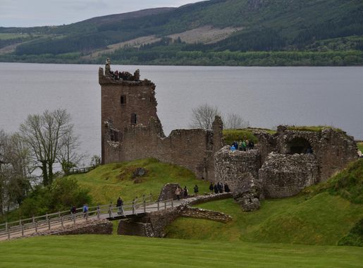 File:Urquhart Castle 2017-05-22.jpg - Wikipedia