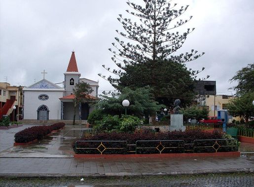 File:Praça em Assomada, Cape Verde.jpg - Wikimedia Commons