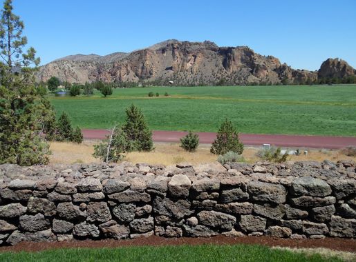 File:Smith Rocks from Ranch at the Canyon.JPG - Wikimedia Commons