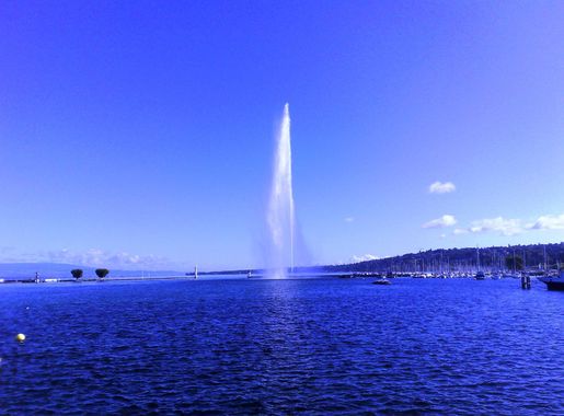 File:Geneva Jet d'Eau Fountain.jpg - Wikipedia