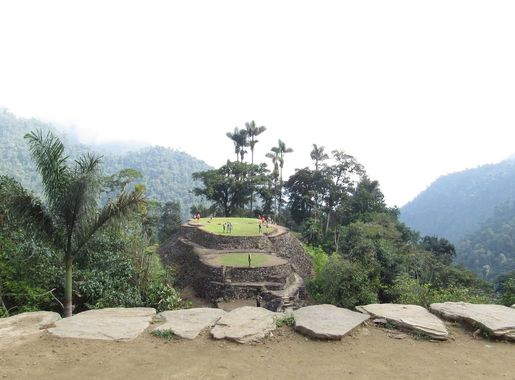 Archivo:Terrazas y bases de piedra Ciudad Perdida 16-04-2019.jpg -  Wikipedia, la enciclopedia libre