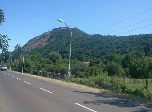 File:Castle of Visegrád from Route 11, Visegrád, Hungary - panoramio  (14).jpg - Wikimedia Commons