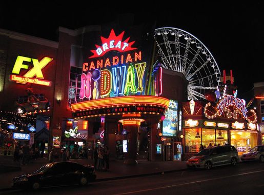 File:Clifton Hill (1582434670).jpg - Wikimedia Commons