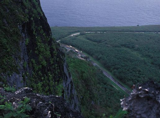 File:SUICIDE CLIFF.jpg - Wikimedia Commons
