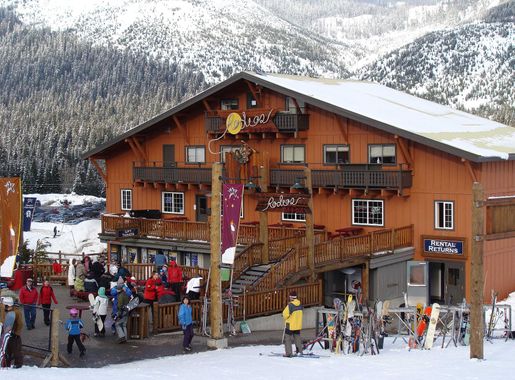 File:Snoqualmie summit lodge.jpg - Wikipedia