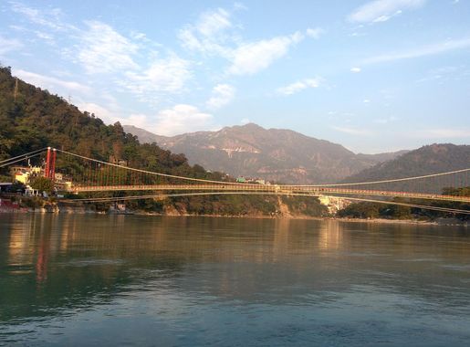 File:Rishikesh-Lakshman Jhula by Kaustubh Nayyar.jpg - Wikimedia Commons