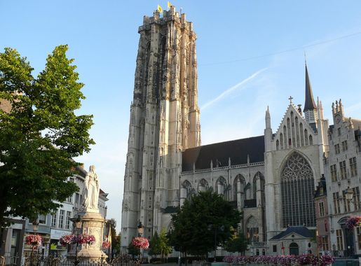 File:Mechelen Margareta voor Sint-Rombouts 02.jpg - Wikimedia Commons