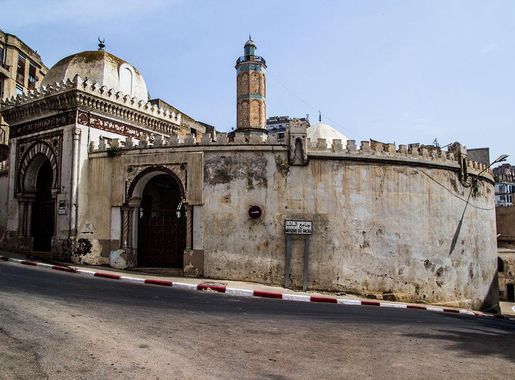 File:Mosquée du Pacha.jpg - Wikimedia Commons