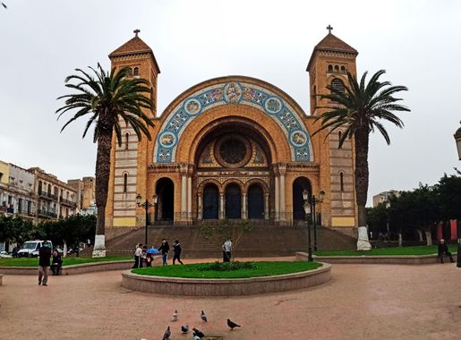 File:La cathédrale d'Oran كاتدرائية وهران (51937062009).jpg - Wikimedia  Commons