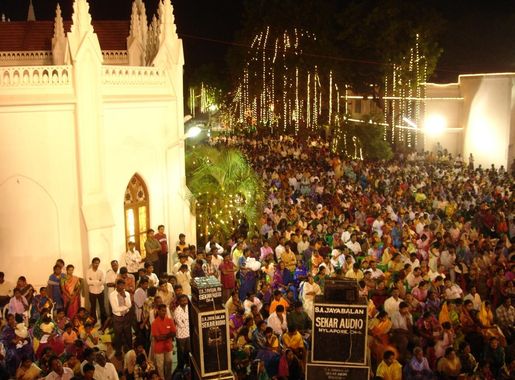 File:Chennai.in SanThome Basilica (Christmas) - panoramio.jpg - Wikimedia  Commons