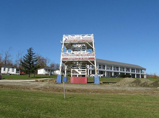 File:Whitcomb Summit Lookout Tower and Motel, Florida MA.jpg - Wikimedia  Commons