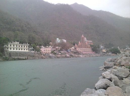 File:View of rishikesh from beach.jpg - Wikimedia Commons
