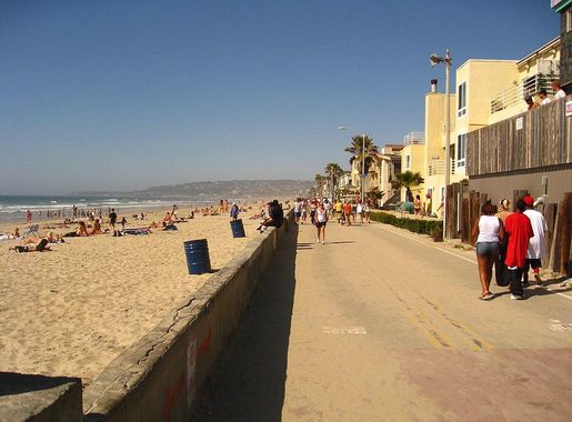 File:Boardwalk missionbeach.jpg - Wikimedia Commons