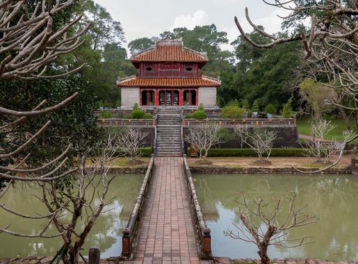 Datei:Hue Vietnam Tomb-of-Emperor-Minh-Mang-01.jpg – Wikipedia