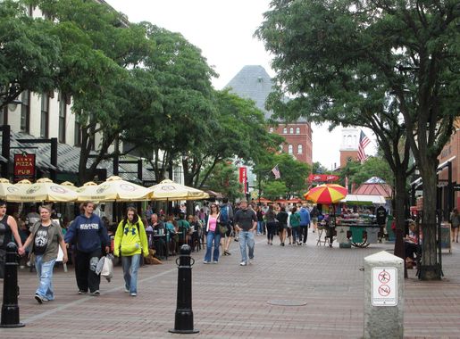 File:Church Street Marketplace Burlington Vermont looking north from Bank  Street.jpg - Wikimedia Commons