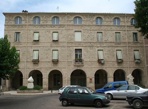 File:Pezenas mairie.JPG - Wikimedia Commons