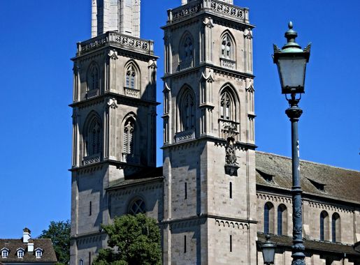 File:Grossmünster mit Karlsturm.JPG - Wikimedia Commons