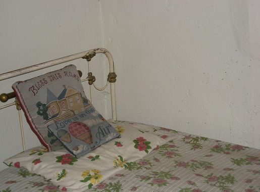 File:Is-This-Love-Bed-Nine-Mile.JPG - Wikipedia