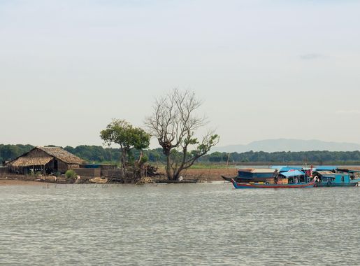 File:Tonle Sap inhabitants.JPG - Wikimedia Commons