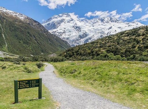 File:Kea Point Track in Mount Cook National Park 04.jpg - Wikimedia Commons