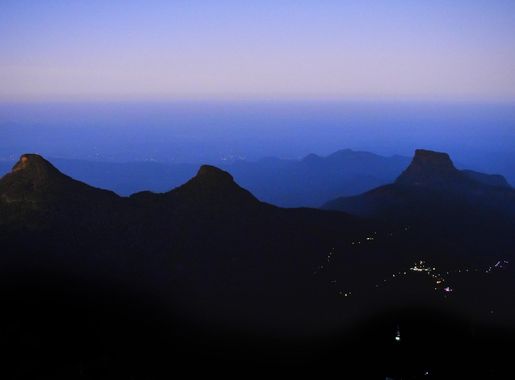 File:Adam's Peak in Sri Lanka.jpg - Wikimedia Commons
