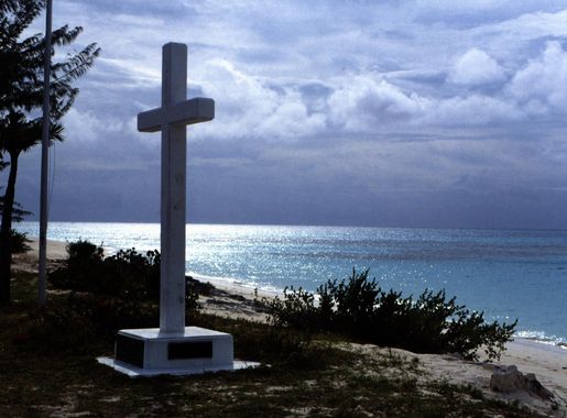 File:Bahamas 1989 (718) San Salvador Kolumbus Landung (26047262056).jpg -  Wikimedia Commons