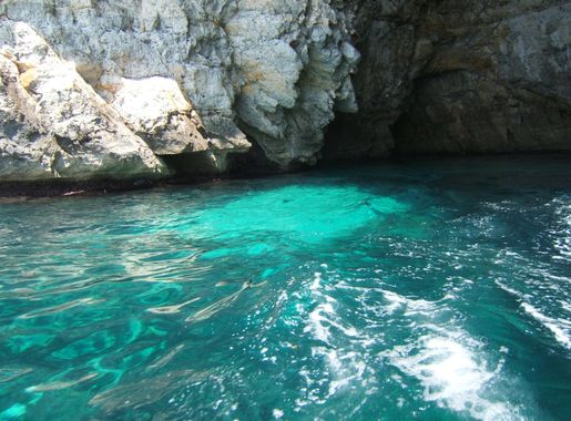 File:Blue Grotto Malta inside-flickr2 - by - larrylurex.jpg - Wikimedia  Commons