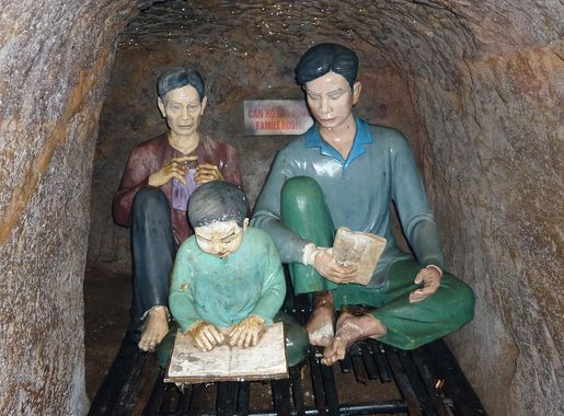 File:High School in Vinh Moc Tunnel.JPG - Wikimedia Commons