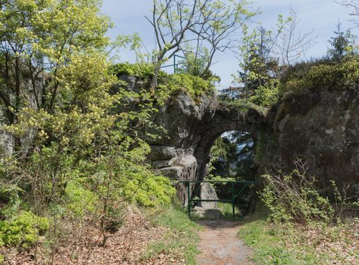 Plik:2015 Fort Karola w Górach Stołowych 01.jpg – Wikipedia, wolna  encyklopedia