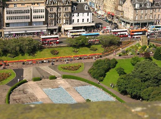 File:Princess Street from Edinburgh Castle.JPG - Wikimedia Commons