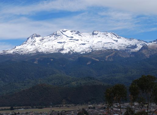File:IztaccihualtSacromonte1.JPG - Wikipedia