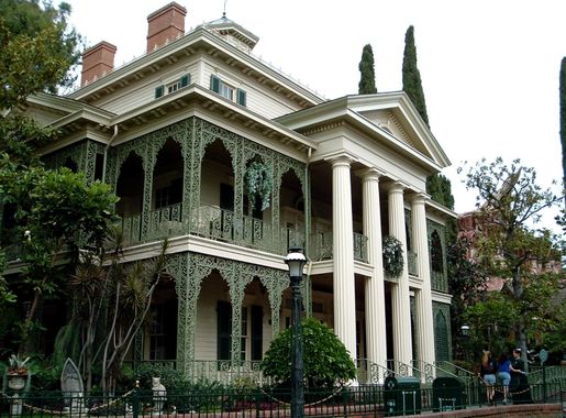 File:Haunted Mansion Exterior.JPG - Wikipedia