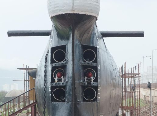 File:INS Kursura (S20) torpedo tubes.jpg - Wikimedia Commons