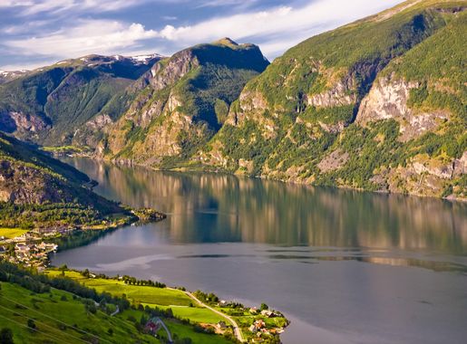 File:Aurlandsfjorden frå Snøvegen.jpg - Wikipedia