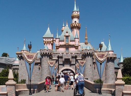 File:Sleeping Beauty Castle Disneyland Anaheim 2013.jpg - Wikipedia