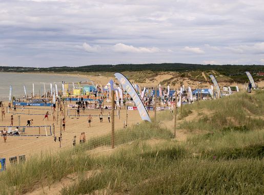Fil:Beachvolley SM 2021 Tylösand.jpg – Wikipedia