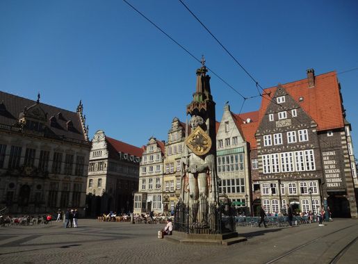 File:Altstadt bremen 2019-04-19 (9).jpg - Wikimedia Commons