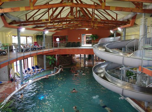 File:Thermal park Bešeňová, Slovakia (2).jpg - Wikimedia Commons
