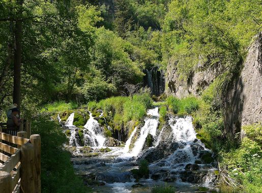 File:Roughlock Falls, Spearfish Canyon, South Dakota.jpg - Wikimedia Commons