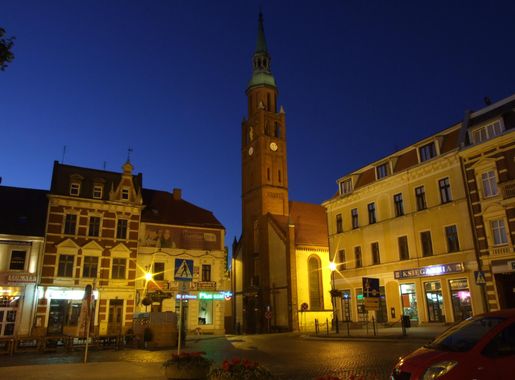 Plik:Starogard Gdański, Rynek, SV cíp.JPG – Wikipedia, wolna encyklopedia