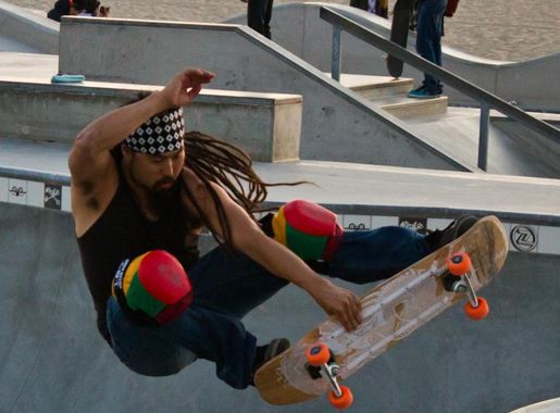 File:Bennett Harada Venice Beach (8597127416).jpg - Wikipedia