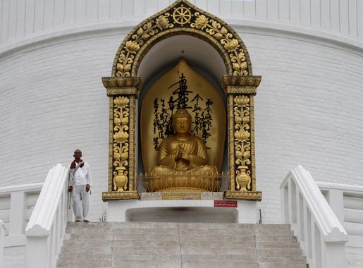 File:Pokhara-Shanti Stupa-06-Buddha-2013-gje.jpg - Wikimedia Commons