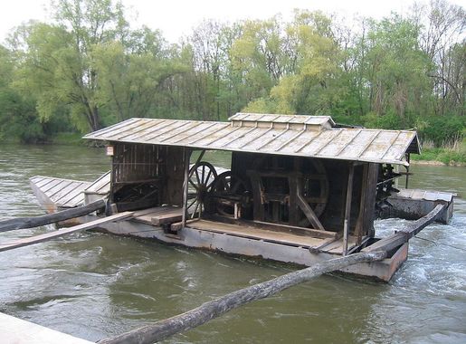 File:Floating mill-river Mura.JPG - Wikimedia Commons