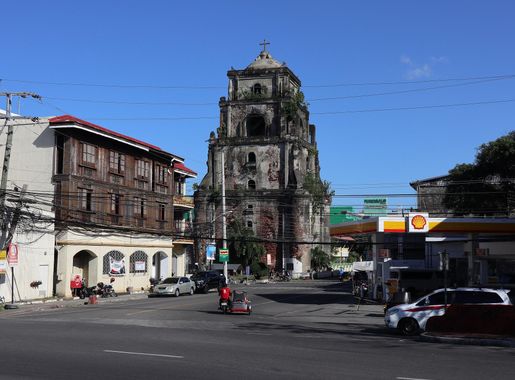 File:Laoag Sinking Bell Tower view from Aurora Park (Laoag, Ilocos Norte;  11-16-2022).jpg - Wikimedia Commons