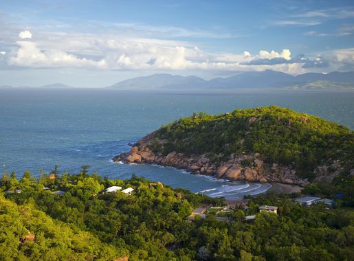 File:Arcadia Lookout, Magnetic Island, Queensland, Australia.jpg -  Wikimedia Commons