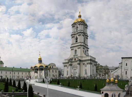 File:PochaevInside.jpg - Wikimedia Commons