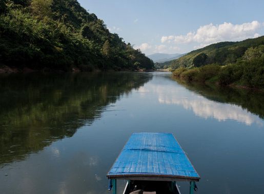 File:Nam Ou river Phongsali province 002.jpg - Wikimedia Commons