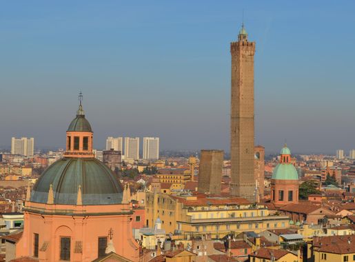 Free Images : skyline, town, city, cityscape, evening, landmark, italy,  church, cathedral, tourism, place of worship, bell tower, spire, basilica,  dome, bologna, historic site, ancient history, human settlement, san  petronio 4928x3264 - -
